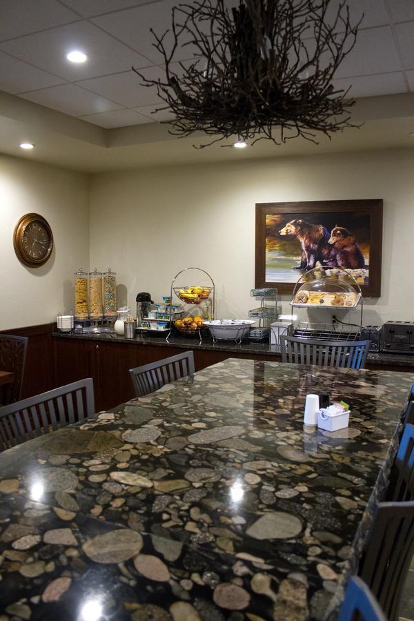 Cedar Creek Lodge & Conference Center Кълъмбия Фолс Екстериор снимка