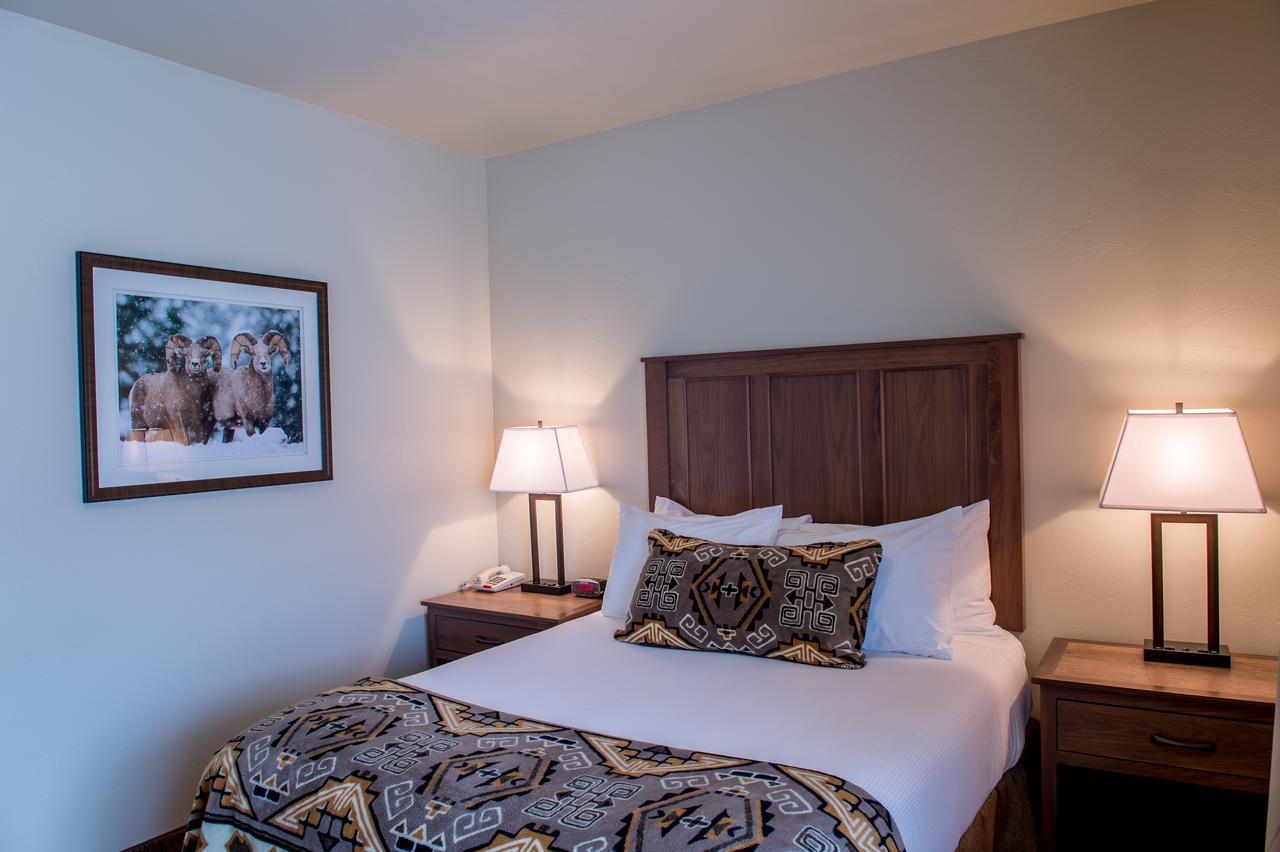 Cedar Creek Lodge & Conference Center Кълъмбия Фолс Екстериор снимка