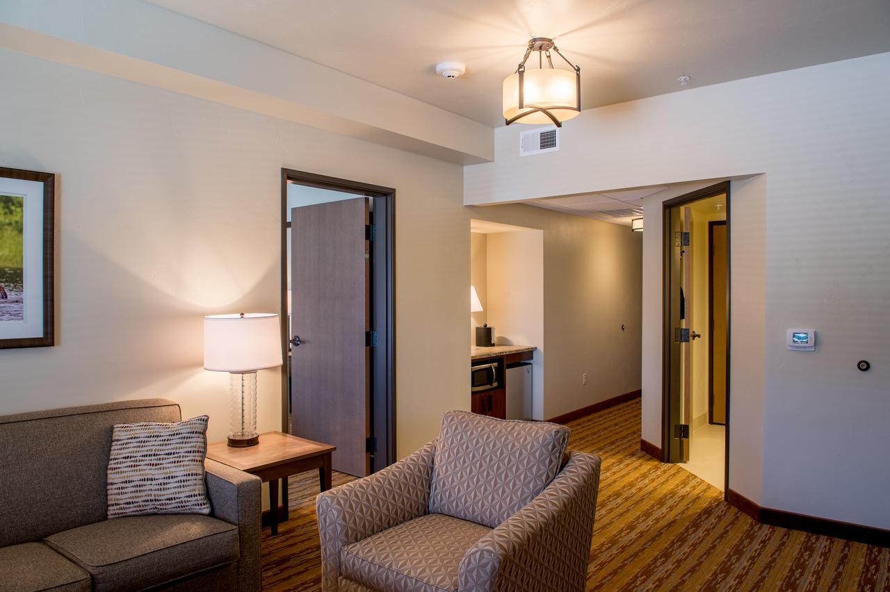 Cedar Creek Lodge & Conference Center Кълъмбия Фолс Екстериор снимка