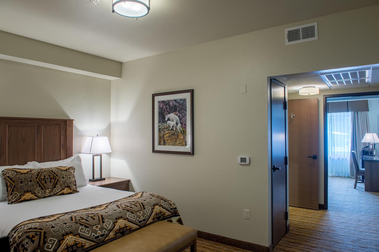 Cedar Creek Lodge & Conference Center Кълъмбия Фолс Екстериор снимка