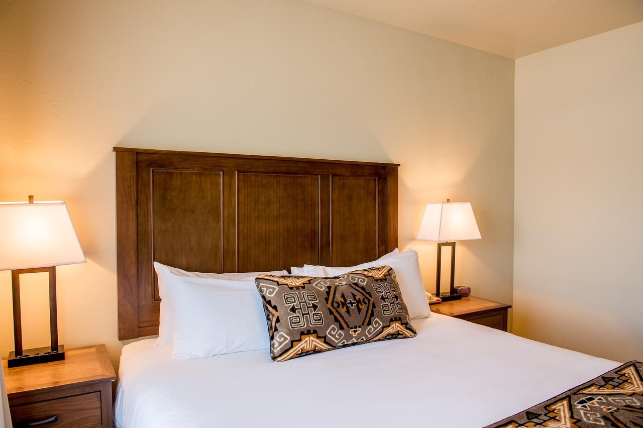 Cedar Creek Lodge & Conference Center Кълъмбия Фолс Екстериор снимка