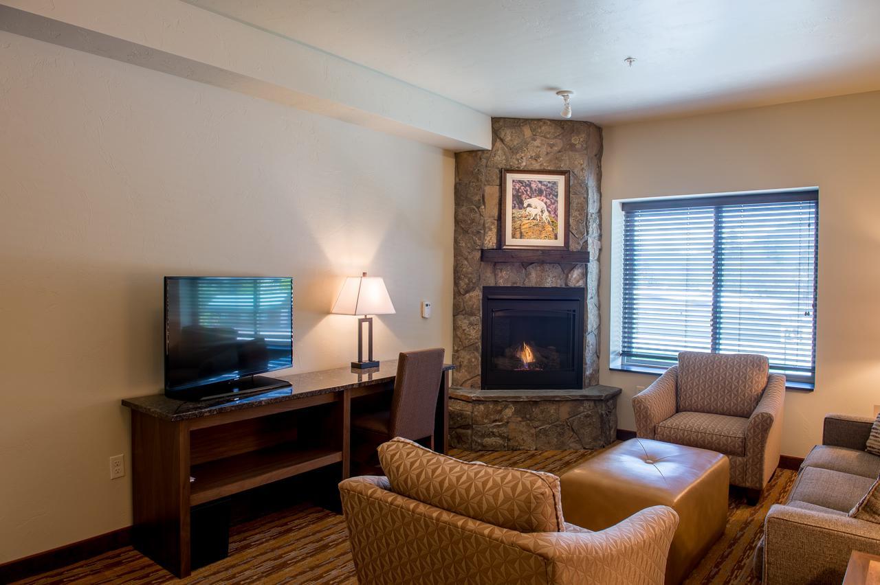 Cedar Creek Lodge & Conference Center Кълъмбия Фолс Екстериор снимка