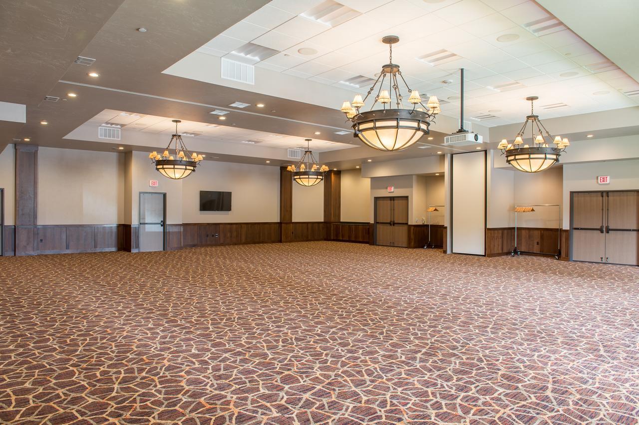 Cedar Creek Lodge & Conference Center Кълъмбия Фолс Екстериор снимка