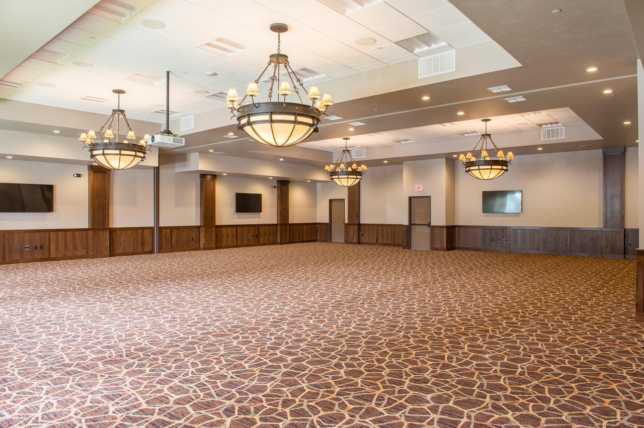 Cedar Creek Lodge & Conference Center Кълъмбия Фолс Екстериор снимка