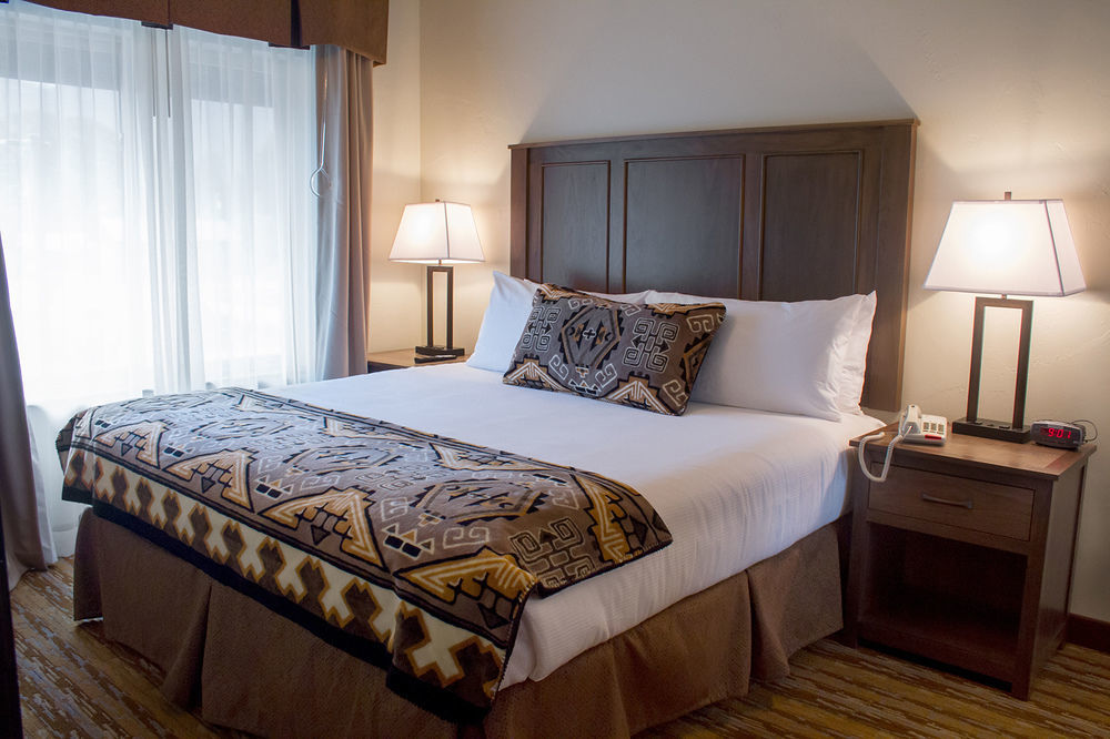 Cedar Creek Lodge & Conference Center Кълъмбия Фолс Екстериор снимка