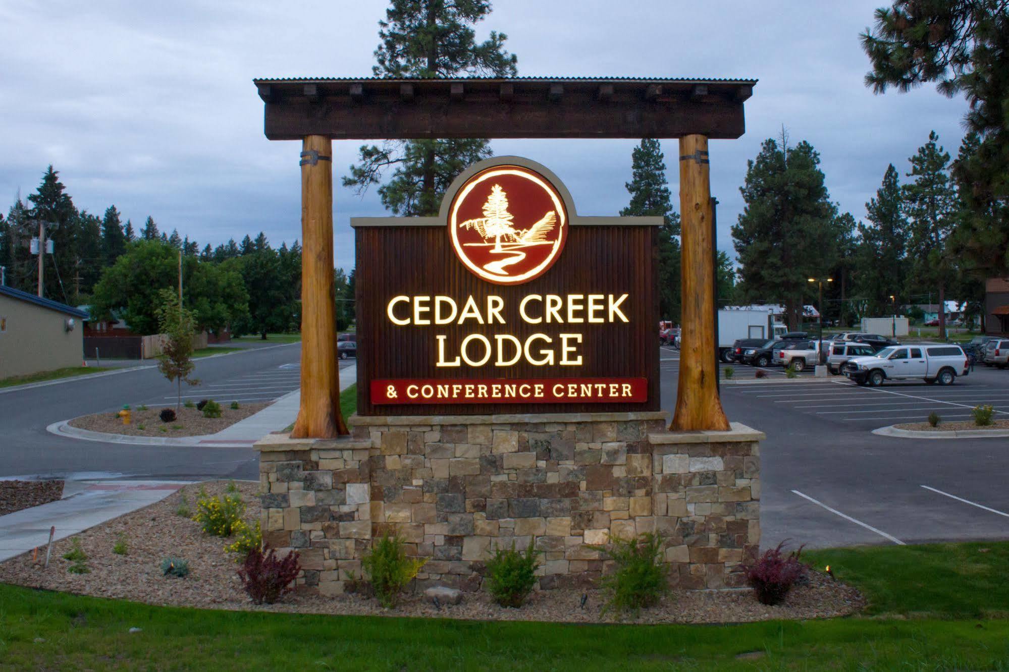 Cedar Creek Lodge & Conference Center Кълъмбия Фолс Екстериор снимка