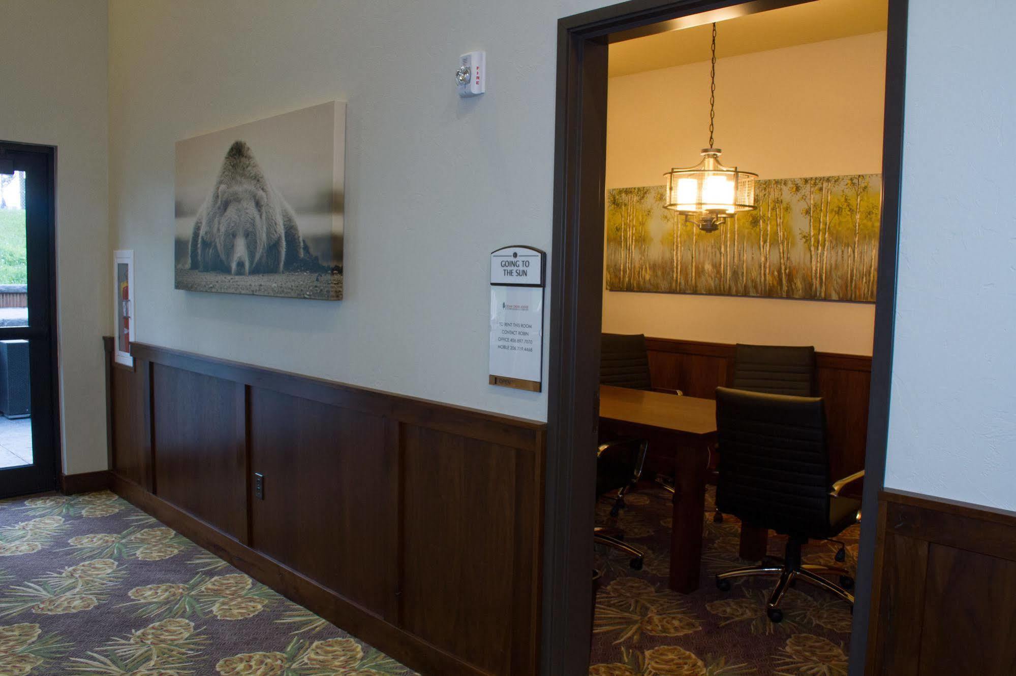 Cedar Creek Lodge & Conference Center Кълъмбия Фолс Екстериор снимка